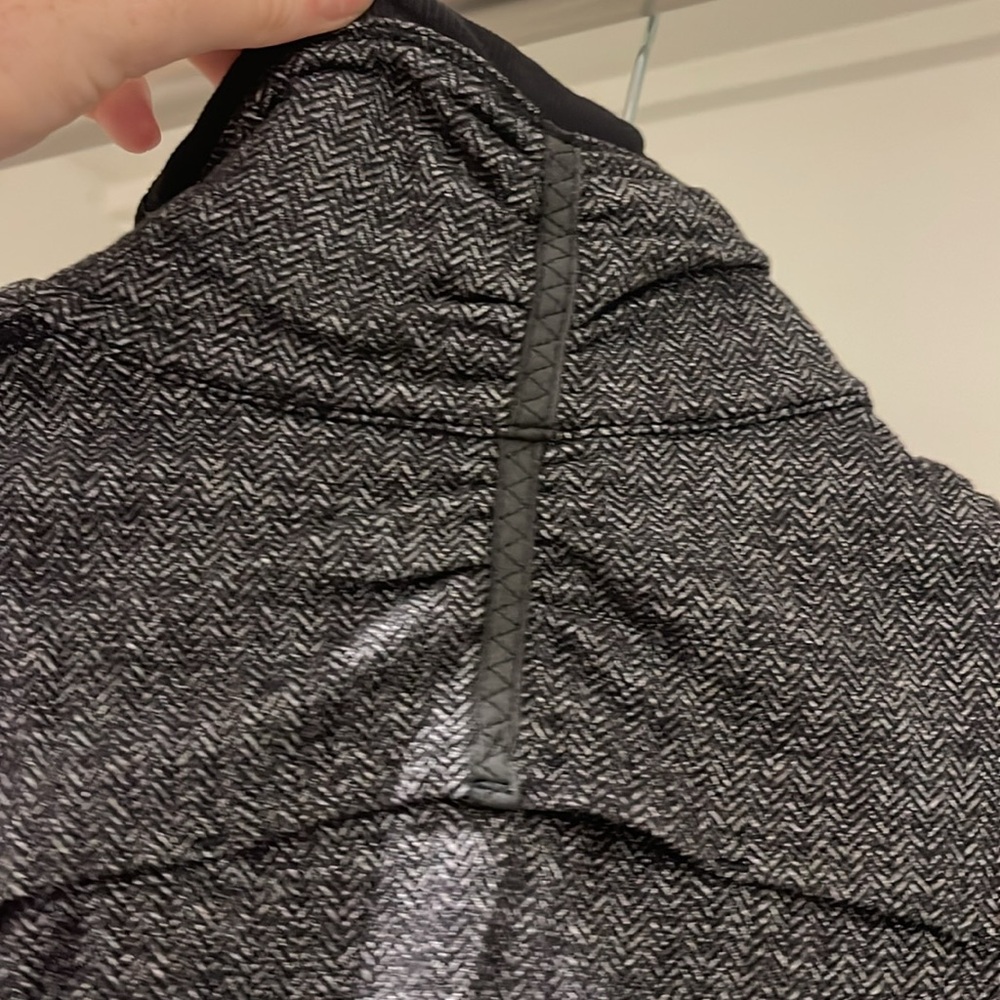Lululemon 1/2 Zip - Picture 12 of 16